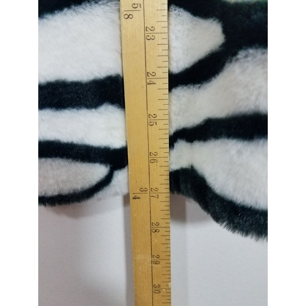 89&Madison Zebra Print Faux Fur Vest Black White Medium - Picture 8 of 8